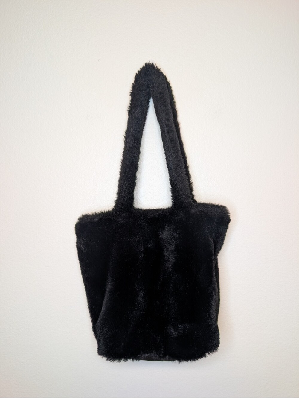 Brandy Melville John Galt Tote Bag Black Faux Fur Fuzzy Shoulder Bag Y2K Plush